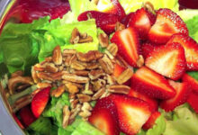 Συνταγή για ανοιξιάτικη σαλάτα φράουλα